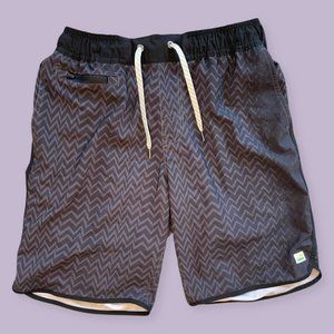 Vuori Banks Short, Size Small, Black Zag Pattern